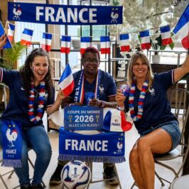 ⚽ Coup d’envoi spécial chez RdH Groupe !

À l’occasion de la Coupe du Monde, nos équipes n’ont pas tardé à sortir les maillots, agiter les drapeaux et mettre l’ambiance ! 😎

On peut le dire : certains de nos collaborateurs ont clairement visé la finale avec des stades XXL, une ambiance de folie et une immersion totale ! 🤖😅

Entre supporters surmotivés, coachs improvisés et futurs Ballon d’Or, une chose est sûre, chacun a pris son rôle très au sérieux 😏

Et maintenant… place au match !
Faites défiler les photos 📷 et découvrez celles et ceux qui vous accompagnent au quotidien 💚

Dites-nous en commentaire quelle est votre équipe favorite 🏆
À vos votes ! 👇

#CoupeDuMonde #LesCoulisses #VieEntreprise #Collaborateurs #Fournisseur