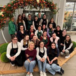 Ça s’est passé hier dans notre Cash d’Angers 👀

Retour sur une soirée Nocturne comme on les aime !

Ce 15 avril 2026, notre magasin a vibré au rythme des échanges, des découvertes et de la créativité ✨

🚗 Mise en scène de voiture anciennes
🚲 Décorations de vélos vintage et Solex
💐 Démonstrations en live

Grâce à la complicité des étudiants du @cnph_piverdiere et de la @cmaformationpaysdelaloire

Un grand bravo à eux pour leur talent et leur énergie lors de cette soirée 👏

Merci à nos clients d'être venus nombreux partager ce moment de convivialité et d'échanges.

Et tout cela en collaboration avec @agora_angers

Swipez pour revivre l'événement !

Et vous, vous y étiez ? Racontez nous en commentaire 👇