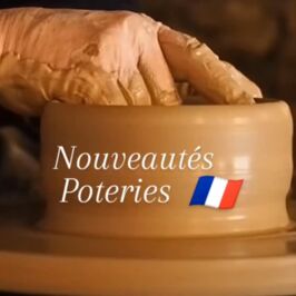 Nouveautés Poterie 🏺

Nous avons sélectionné pour vous une collection de pièces artisanales signées Poterie du Bousquet, façonnées à la main chaque création porte en elle 200 ans d’histoire et des générations de savoir-faire made in France 

Dans cette collection:

🏺 Des jarres à anses pour habiller entrées, terrasses et espaces extérieurs

🪴 Des cache-pots / soucoupes en terre cuite pour mettre en valeur plantes et compositions

🌿 Des vases sur pied qui apportent de la hauteur et du relief à vos plantes

Produits fabriqués en terre cuite résistants au gel proposés en différentes tailles

Parce que derrière chaque pièce, il y a une matière naturelle, un geste artisanal et une histoire à raconter.

À découvrir dès maintenant en magasin et sur notre site web (lien en bio)

#Poterie #Produitsfrançais #Decoration #Jardinerie #Fleuriste