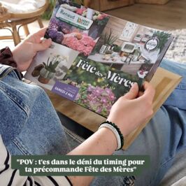 🌸 Fin de la précommande fête des Mères imminente 🌸

C’est vrai qu'on aime prendre le temps de feuilletter (et re-re-re feuilleter) le catalogue,
Mais le calendrier, lui n'attend pas !
‌
La précommande de vos plantes et compositions spéciales Fête des Mères est encore ouvertes… mais plus pour très longtemps ⏳
(Elle se termine le 2 mai !)

👉 Pourquoi précommander ?
✔️ Vous êtes sûr(e) d’avoir les variétés que vous voulez
✔️ Vous profitez des meilleurs prix
✔️ Vous anticipez sereinement cette période clé
‌

📖 Notre catalogue est dispo :
– directement dans vos cash
– en ligne sur 👉 horticash.com 
– ou en bio 
👀 (Prenez quand même 2-3 minutes pour le feuilleter, ça vaut le coup !)
‌

💡 Un conseil : les références les plus demandées partent vite… ne tardez pas trop !

On reste dispo si vous avez besoin d’aide pour finaliser vos choix 💬

‌
#FeteDesMeres #Precommande #GrossistePlantes #Fleuristes #horticash