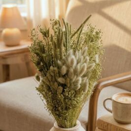 Il y a du nouveau côté fleurs séchées 👇

3 nouveaux bouquets viennent d’arriver, prêts à rejoindre vos boutiques !

Et toujours ce petit côté doux et naturel qu’on aime tant avec les fleurs séchées :
💚 Vert
🤍 Blanc
🩷 Rose

Il ne reste plus qu'à choisir votre coup de coeur 🤭

Découvrez ces 3 nouveautés à glisser dans votre prochaine commande 🖥️ (lien en bio)

#BouquetDeFleurs #FleursSechees #Fleuristes #Fournisseur #DecorationInterieure